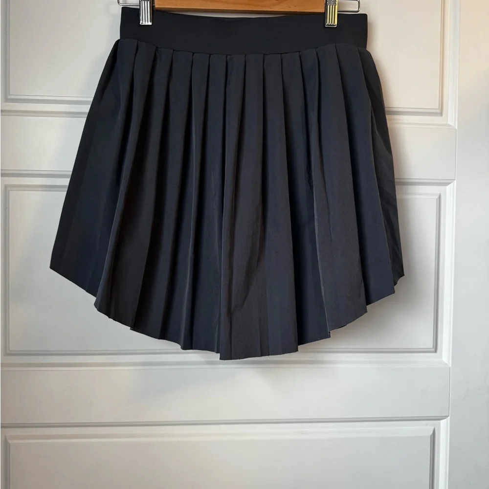 Varley Black Pleated Skater Skirt - Picture 1 of 4